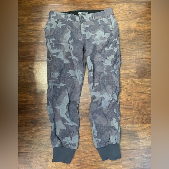 Prana Sky Cannon Camo Joggers Size 6 - Picture 1 of 4